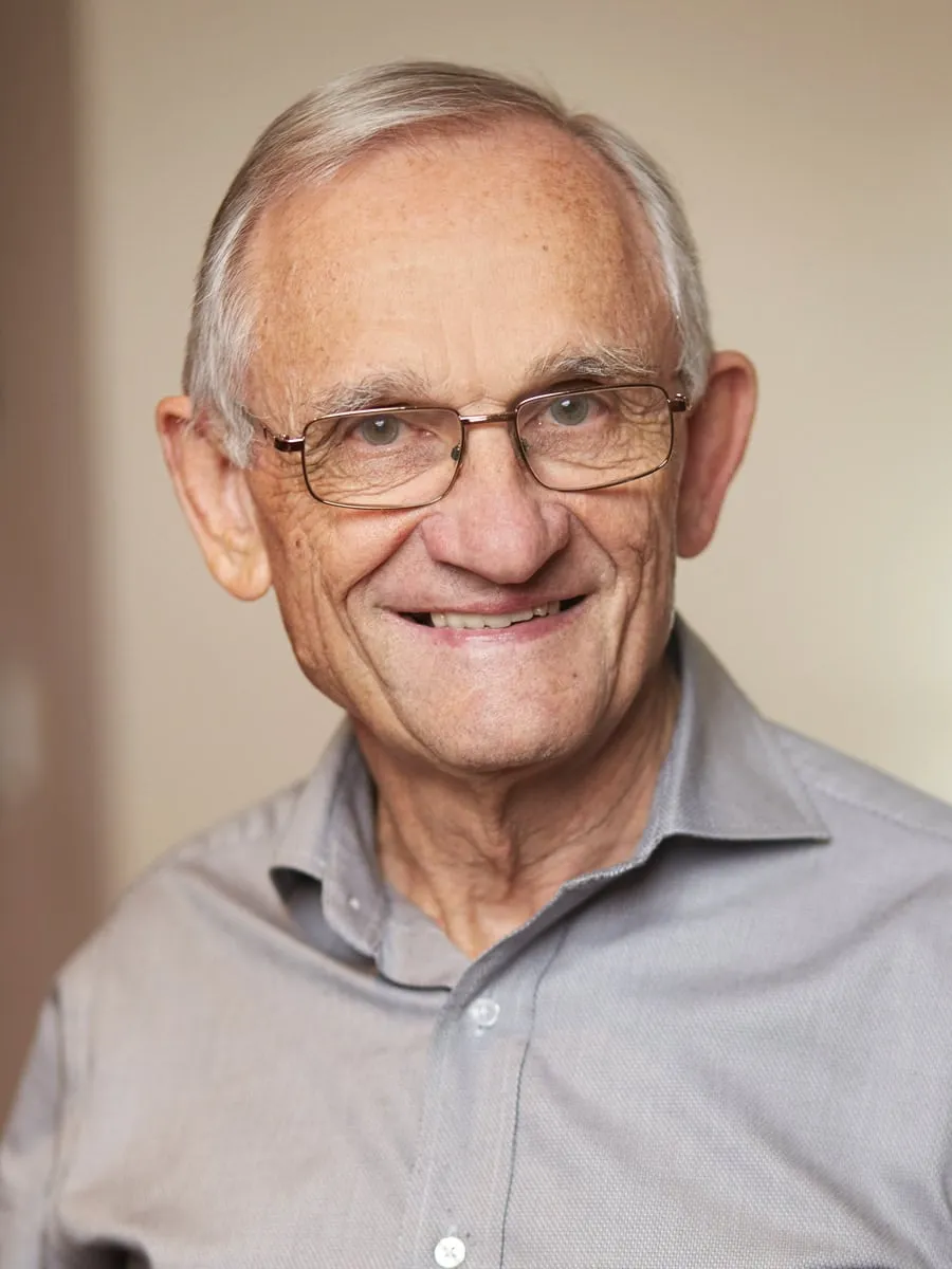Dr Scott Blackwell